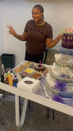 Ella’s treat_atelier on Instagram: "A special birthday table set, by yours truly❤️❤️"