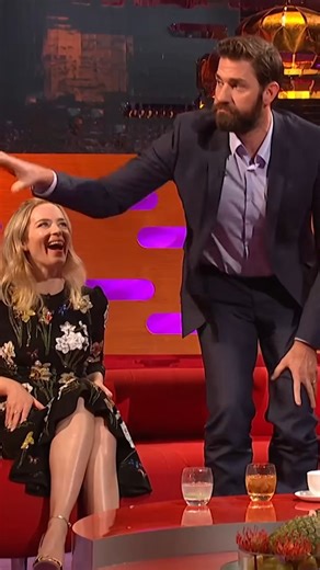 7.4M views · 187K reactions | John Krasinski felt a little shy  #GrahamNorton #JohnKrasinski #Thor #ChrisHemsworth #EmilyBlunt | The Graham Norton Show | Facebook