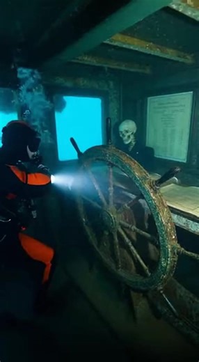 #UnderwaterExploration #OceanTreasure #ShipwreckDiscovery #SunkenShips #DeepSeaDiving #HiddenTreasures #OceanMysteries #TreasureHunt #ScubaDiving #MaritimeHistory #LostShips #Adventure #OceanExploration 2026-01-22 ✨ Ocean Gates to Abyss | Ocean Gates to Abyss