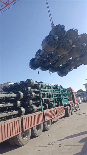 FUWA axles for semi-trailers exported to Africa and the Middle East are being unloaded #axles