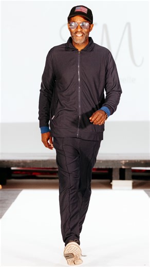 A little runway that I do as a model#everyone #highlights #tonyamishelle #luxefashion