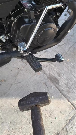 Airbag se activó al golpear el posapié: explicación rápida