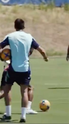 Reiss Nelson in training. 🔥 | afcnewsroom.com