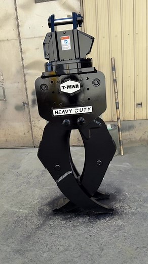 T-Mar 60” Heavy Duty log grapple fresh out of the paint shop and ready to be prepped for delivery. I wonder what kind of carrier this grapple will get mounted on? Tigercat LS857 or LS855E steep slope hoe chucker? John Deere 959MH steep slope hoe chucker? Link-Belt 3740TL or 4040BTL heel boom log loader? Caterpillar 558 heel boom log loader? #tmarindustries #forestechequipment #grapple #loggrapple #heavyduty #gotwood #loader #logloader #logloaders #hoechucker #shovellogger #steepslopeshovellogger