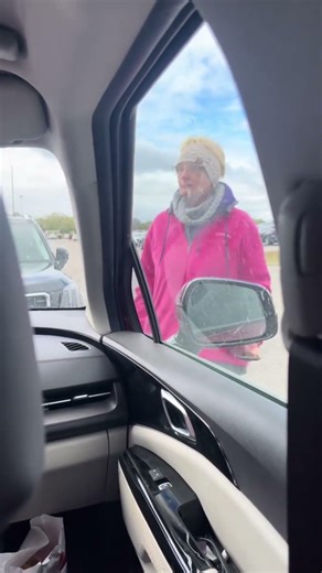 Car horn pranks🤣#foryou #funnyshorts #funnyvideos #prank #funny