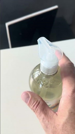 How to open a new hand soap dispenser that is stuck. #fix #soap #opening #lifehacks #householdtips
