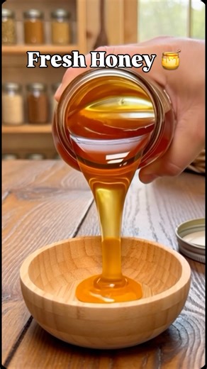 Golden, fresh, and ready to enjoy 🍯✨ There’s nothing like pure, raw honey poured fresh into a bowl — rich flavor, natural sweetness, and packed with goodness. ✔️ Raw & unfiltered ✔️ Naturally rich in antioxidants ✔️ Supports immunity & digestion ✔️ No additives, no shortcuts — just real honey Perfect for breakfast, snacks, or straight off the spoon 😋 Shop our fresh honey here 👉 www.happybeesllc.com | Happy Bees LLC