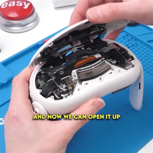 Repairing the Oculus Quest 3 was honestly one of the most frustrating experiences I've had. We bought this thing off eBay and had to take apart nearly the entire headset just to access any component. Nothing was easy to reach, and every step felt like an unnecessary obstacle. It was an absolute nightmare. Fix My Oculus Parts: https://www.fixmyoculus.com/?ref=uhaflfbx Fix My Oculus Channel: https://www.youtube.com/@UC1UItFYbKkcAvN-UpyFBLTQ Wiha 26592 Nut Driver Set: https://amzn.to/4iDCvsA | Phon