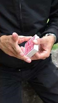 Can you throw a card like this? Try it out! #magic #cardtricks #tutorials