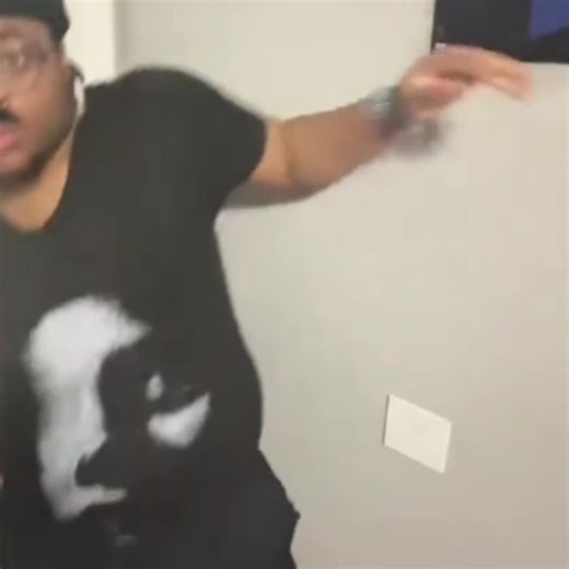 "Flow with the wind 🗣" #dance #dwerk #danceedit #fypシ #xyzcba #edit...