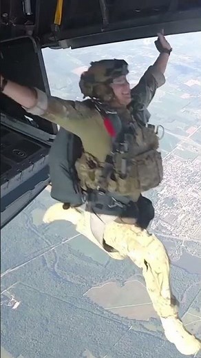 The second we left the plane #skydiving #freefall #jump