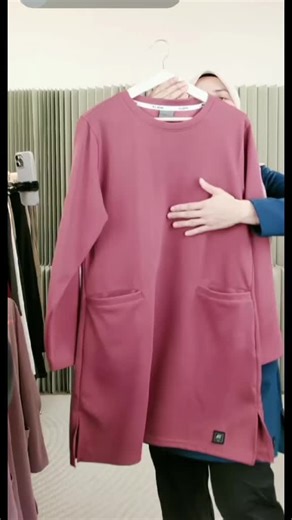 Elgini Athleisure: Trendy T-Shirts for Muslim Women