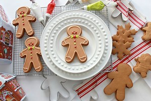 (Video & Recipe) How to Make Gingerbread Cut-Out Cookies & Decorate Gingerbread Men with Royal Icing
