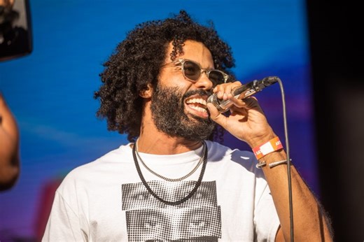 Clipping Releases Bouncy New Track "Keep Pushing" -