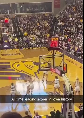 Caitlin Clark became the leading scorer in Iowa WBB’s history today 👑 | Iowa Chill