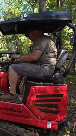 34K views · 209 reactions | See a mini excavator put to the test cutting firewood from a fallen red oak. The machine's maneuverability on sloped ground and in tight spaces proves impressive, offering a solution where tractors can't reach. It saves your back. Have you tried this method? #miniexcavator #firewood #woodcutting #redoak #forestry #tools #DIY | Tony's Tractor Adventure Homestead | Facebook