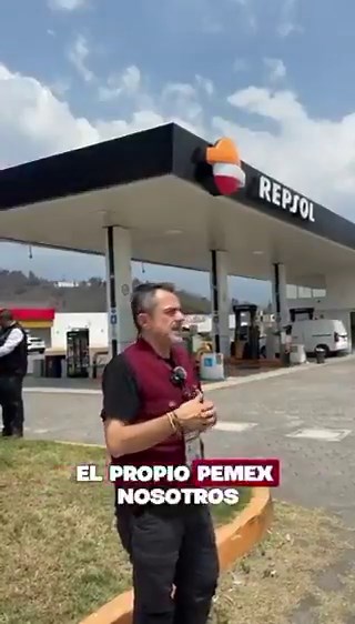 🚨 TREMENDO QUEMÓN que le da @Profeco a la Gasolinera Española Repsol por GANDALLAS@ivan_escalante explicó que se les puso una lona con una ❌️ gigante porque se están pasando de listos con los precios al usar la guerra como pretexto para cobrar 31.49 pesos el litro de diésel cuando el objetivo es que sea 28 pesos...