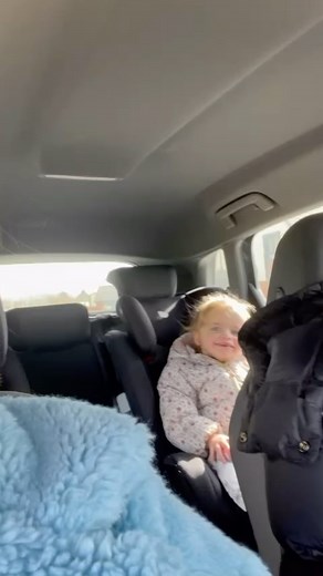 How cute is this .. pure little mini raver | Ian Redman Ultrabeat