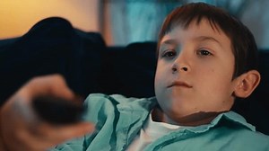 Garoto caucasiano com controle remoto de: vídeo stock (100% livre de direitos) 3763194329 | Shutterstock