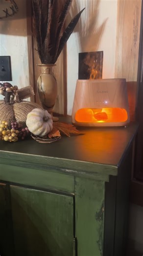 Essential oil diffusers make the perfect Christmas gift! Who doesn’t want a good smelling home with a diffuser that adds such elegance to any room?! #diffuser #diffuserrecipes #giftsforher #falldealsforyou #giftideas