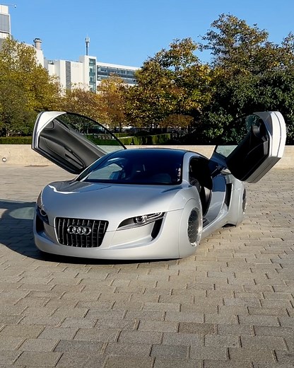 298K views · 7.3K reactions | This is the Audi RSQ concept... Better known as Will Smith's car from the 2004 film I, Robot! Sergi got an exclusive look at the futuristic car and shows us why it's still one of the coolest concept cars 18 years after it was originally made! | Supercar Blondie | Facebook