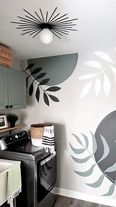 Have you ever considered stepping out of your comfort zone and painting a simple mural on the wall? If it doesn’t work out you just paint over it and start again! Laundry is a lot more fun when you have a hand painted mural to look at! Here’s to trying new things in 2024 🌿 • • • • • #wallmural #handpaintedmural #mural #wallmurals #diywallart #diywalldecor #diypaint #laundryroommakeover #laundryroom #mycolourfulhome #colorfulhome #maker #creativelifehappylife #over50blogger #over60blogger #retir