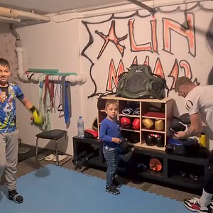 burst into hits!#box #boxeo #boxing #sportstiktok #learnwithtiktok #motivation #fi#fighting #fyppp cc#foryou #fighter #boxing #fy #mma #power #popular #foryoupage # #wow #omygod #duet #challenge | Boxing Drill2