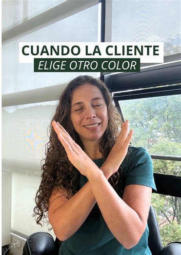 🎨 Extensiones claras base oscura = error común Primero se trabaja la base, después se integran las extensiones. Sí, toma más tiempo. ✨ Pero el resultado no delata. Si quieres cambiar de color sin que se note, asesórate 🔍💬 #extensiones #cabello #cambiodecolordecabello #cambiodelook💇‍♀️ #capilar