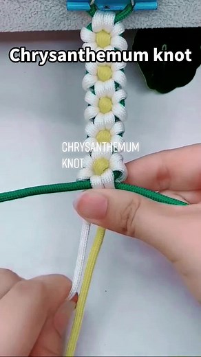 Chrysanthemum Knot Weave Bracelet Tutorial
