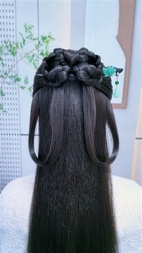 👑 Elegant Chinese Hairstyle Tutorial ✨ Stunning Braided Hair Art 💚 #HairStyle #BeautyShorts #shorts