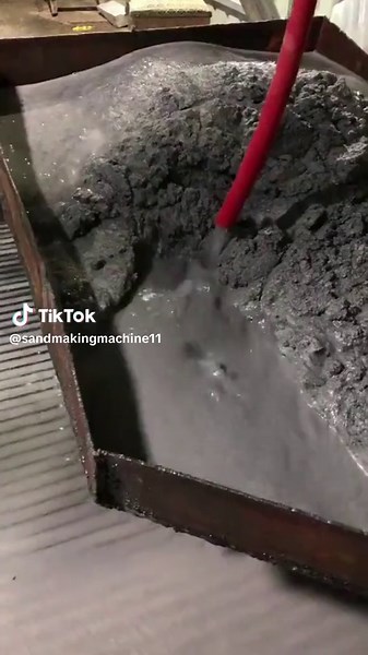 Vibrating sand screening machine #India #Kazakhstan #Angola #feeder #machine #stone #equipments #miningmachine #factory #quarry #mining #fyp #sand #screeningmachine #sandscreen