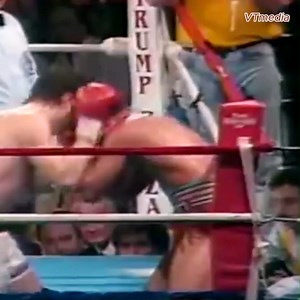 Hector Camacho Sr. vs Vinny Pazienza 😲 Great Fight | Street Fight Europe