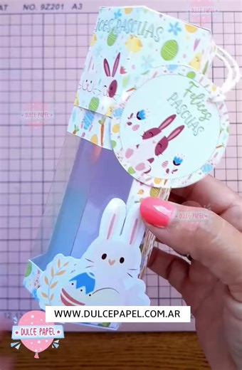 💕 KIT PASCUAS 💕 Para rellenar con golosinas, huevitos, caramelos....lo que te guste! 🍭🍬 🛑 FORMATO DIGITAL PARA QUE VOS IMPRIMAS 🛑 ✨️ Caja Hexagonal con Visor. Mide 15 cms de alto x 6 cms de ancho. Usa 1 sola Hoja A4 ✨️ Valija Octogonal. Mide 5 cms de alto x 8 cms de ancho. Usa 1 sola Hoja A4. ✨️ Caja Hexagonal plana, mide 5,5 cms de alto x 16 cms de ancho y 14 de largo. Utiliza 2 hojas A4. 🛑 DISPONIBLE EN FORMATO PDF LISTO PARA IMPRIMIR (no editable) 🛑 🐰🐰 Cada molde viene en 4 Diseños 