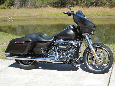 2021 HARLEY STREET GLIDE RIVER ROCK GREY 6K MILES BEAUTIFUL BIKE RUNS AMAZING 1 OWNER NO BS FEES!