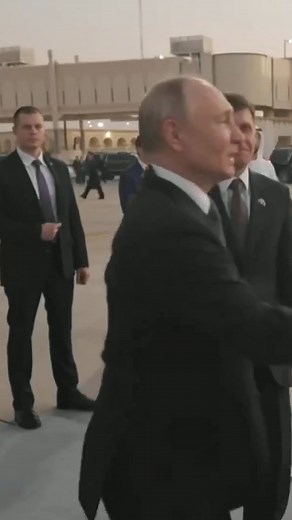 Putin's Unique Fashion Sense: A Closer Look at Putin's Outfits