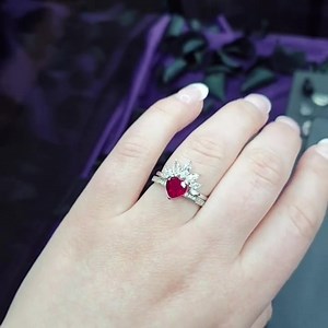 85 reactions | 'Queen of Hearts' ring set ❤️ The Alice In Wonderland Collection www.sapphirestudiosdesign.com/alice-in-wonderland | Sapphire Studios Design | Facebook