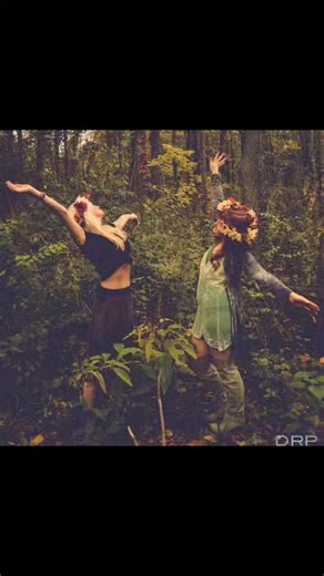Hippie women https://s-usih.org/2017/08/hippie-chicks-a-different-feminism/#:~:text=Gretchen Lemke-Santangelo's Daughters of,productive labor in rural America. | Woodstock Survivor '69 by glowgirl
