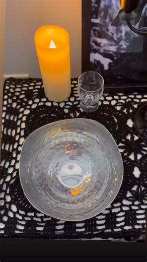 GroveWitch on Instagram: "Candle wax Scrying for the collective! Hope you enjoy! If you like this content please comment ⬇️ or follow! Blessed be! #candlewax #candlewaxscrying #candlescrying #scrying #candles #candlemagick #spellcraft #witchcraft #witch #eclecticwitch #shadowwitch #divination #channeledmessages #channel #mediumship"