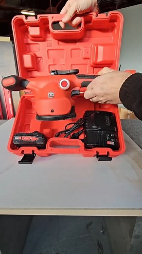 The RUBI QUAKE brings vibration wherever you need it . thanks to its 18V battery and integrated suction cup system. It ensures perfect adhesive transfer and total tile contact. Freedom, precision, and flawless bonding. #RubiTools #tilingtools #construction #tiler #herramientas #tools #porcelain | RUBI