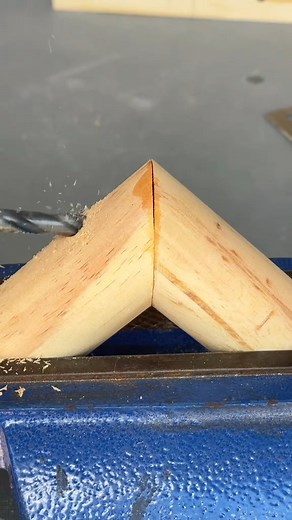 49K views · 143 reactions | Great technique for joining two round wooden bars at right angles #lifehack #Diy #tipsandtricks | Tools Hack | Facebook
