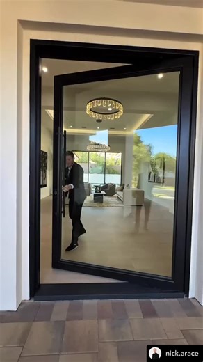 Deirdre Renee | Designer on Instagram: "Rate this home via @nick.arace ✨ I’m excited to offer a special virtual design consultation! The rates are $70 for one room, $135 for two rooms, $190 for three rooms, and $250 for four rooms, with an additional $50 for each extra room. If you need assistance with a combined space like a living and dining area, it’s just $125. Have multiple walls or areas that require attention? That’s $80 for a 40-minute session. Typically, consultations for a foyer or bat