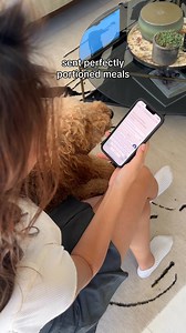 4.1K views | FETCH 50% OFF YOUR STARTER BOX 李 Ollie creates fresh meals with a simple mission: your dog’s wellness.  Custom meal plans for your pup 凌 100% fresh, human-grade ingredients 喙 Formulated by expert vets  Included storage container ⭐️ Thousands of raving reviews Discover the perfect meal plan for your dog with a quick 1-minute quiz! | Ollie | Facebook