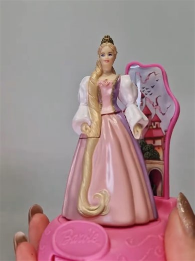 I always thought Burger King did the better Barbie toys even if they were short lived 🫣 #barbie #Burgerking #00s #00snostalgia #childhoodmemories