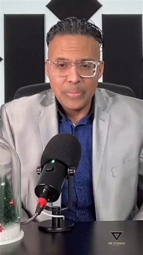 Love in the Age of AI: When Chatbots Become Companions! #AIRelationship #TechnologyAndLoneliness #MEstudios #AIMarriage #SocialTrends | M.E Studios