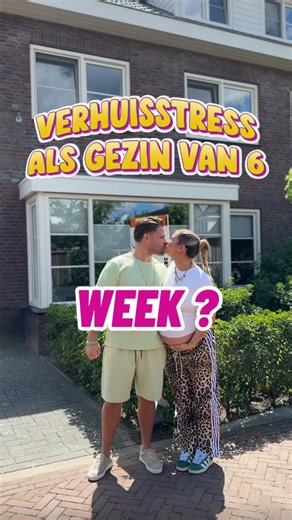 Kelly Beukers on Instagram: "Het is weer een tijdje geleden dat ik jullie een update heb gegeven, maar dat betekent niet dat er niks is gebeurd! Dus hierbij ✨ Voordat de vragen binnen komen over het te mooie deurbeslag, deze is van @deurbeslagexpert @hdd_design_be en heb overal gekozen voor een mooie bronzen kleur 😍 Hoe fijn trouwens zo’n man die alles maakt wat ik wil, volgende project is een switch tv in de speelkamer, dus hou de insta van @rorytayturubassa in de gaten voor het eindresultaat 