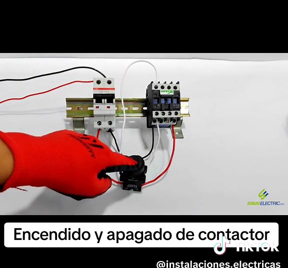 Conexión y funcionamiento de un contacto eléctrico