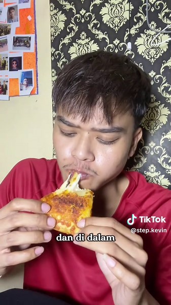 Pizza Cheese Rizz: Manjakan Rasa di Pizza Hut