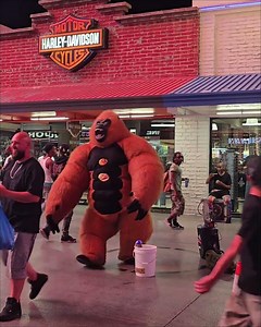 Las Vegas - Party on Fremont Street Saturday Night! Midnight Downtown Walking Tour #lasvegas #shorts