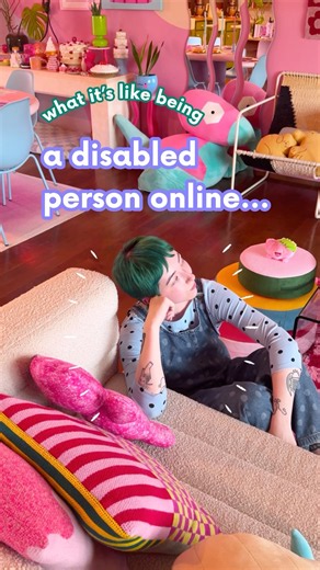 what it’s like being a disabled person online…👀