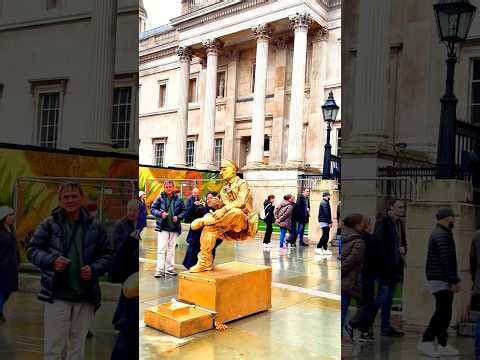 Finally the gentleman got his turn for a picture. #performer #livingstatue #works